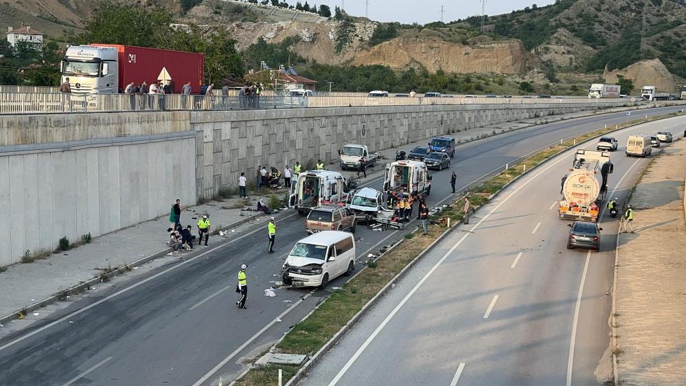 Kastamonu'da Zincirleme Kaza! Çok Sayıda Yaralı Var (2)