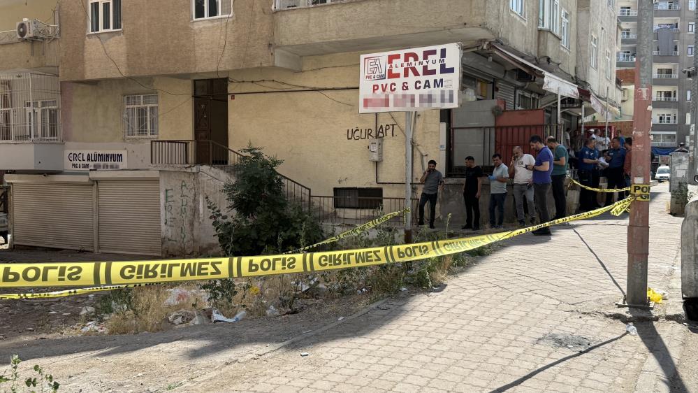 Maaşını Alamayan Çalışan Kan Akıttı! (1)