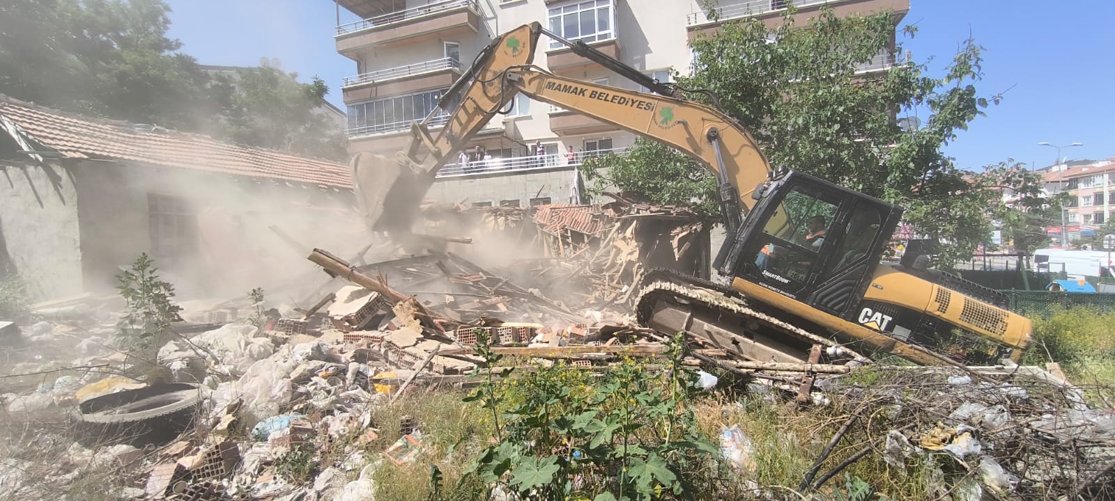 Mamak’ta Metruk Yapılarla Mücadele Devam Ediyor  (3)