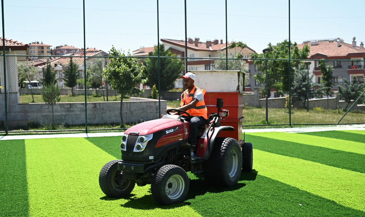 Mamak’ta Spor Tesisleri Yenileniyor  (1)