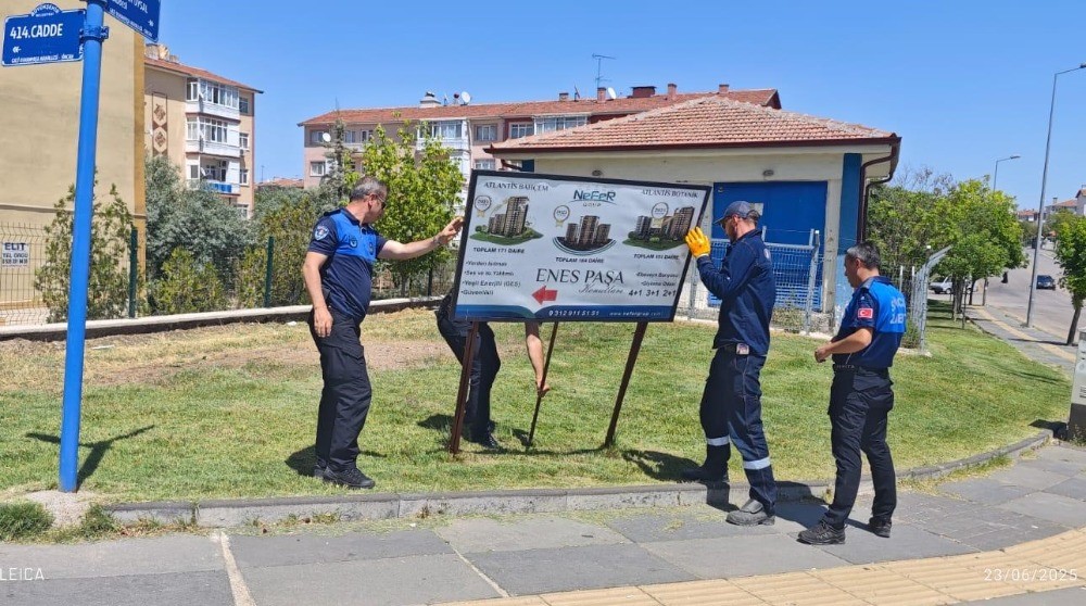Sincan Belediyesinden Izinsiz Tabelalara Karşı Denetim (2)