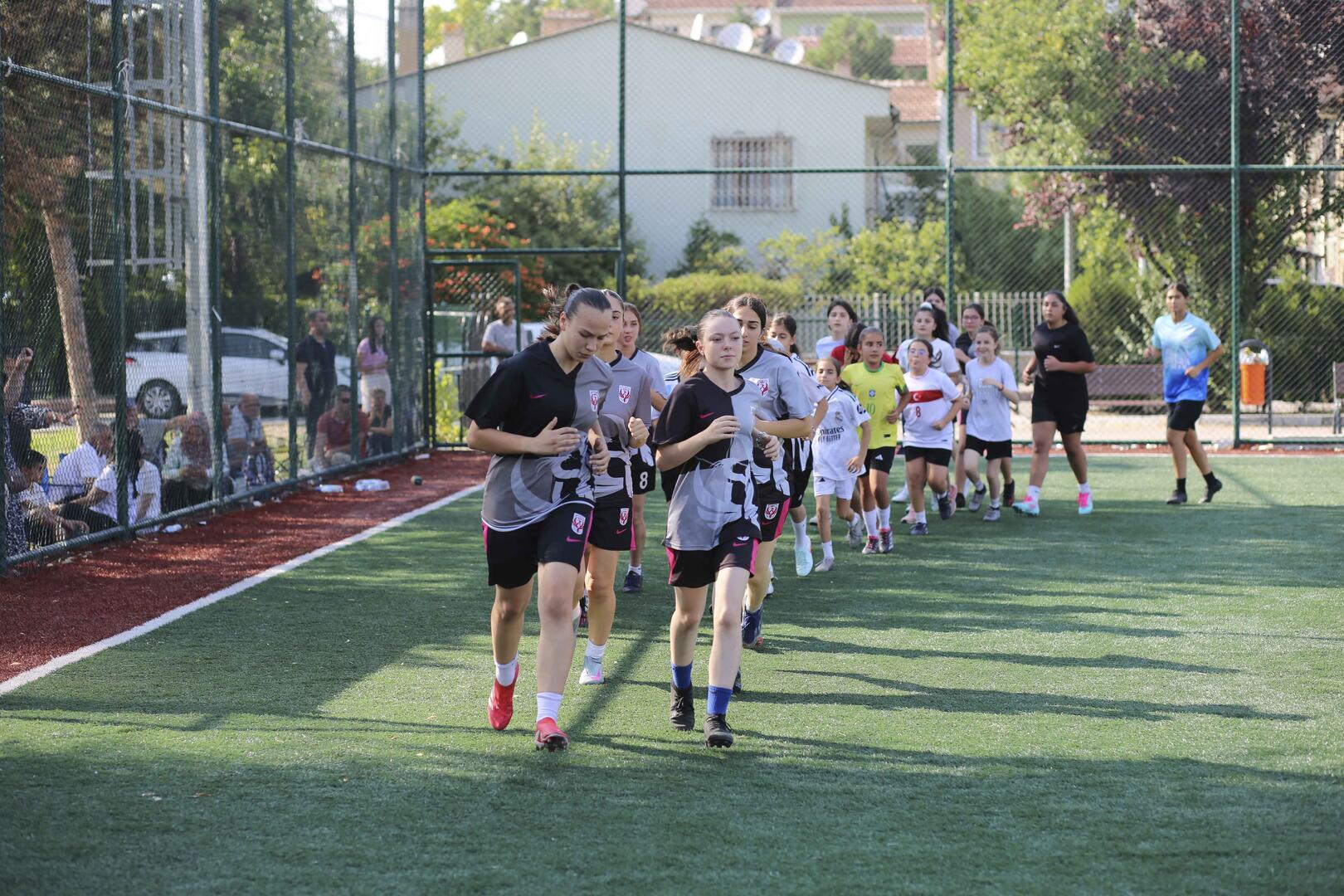 Abb Kız Futbol Okulu 1