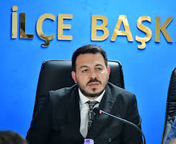 Ak Partili Başkan Yardımcısı'nın Eşi Ve Kızı Kaza Geçirdi!-1
