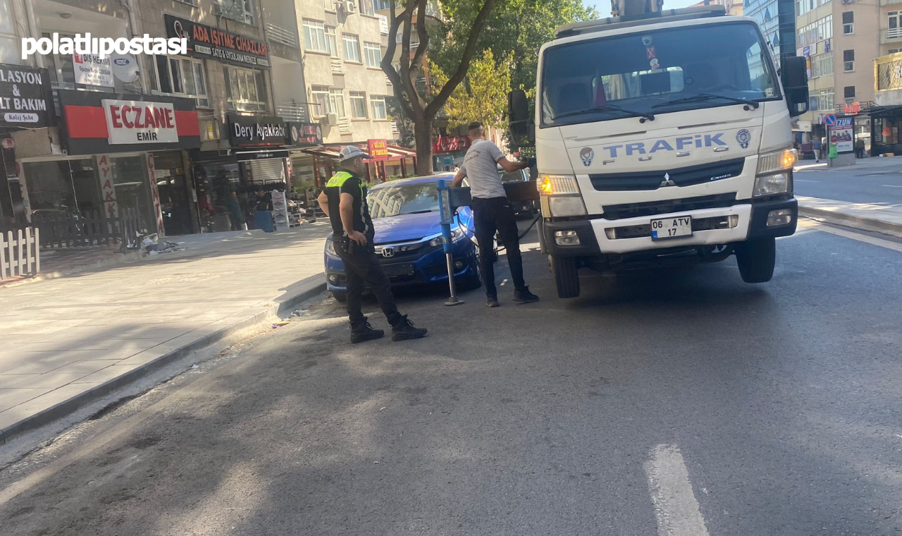 Ankara Ziya Gökalp Caddesi'nde Trafik Operasyonu Araçlar Çekiliyor (1)