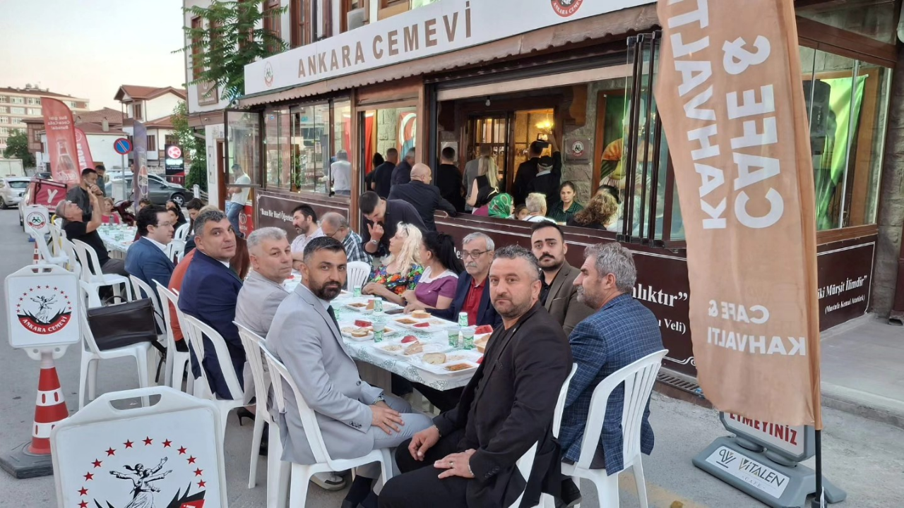 Ankara'daki Cemevlerinde Muharrem Lokması Buluşturdu
