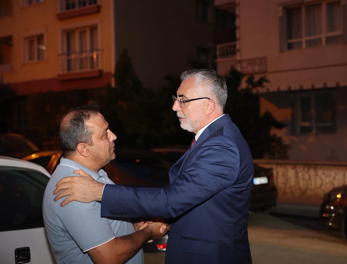 Bakan Işıkhan'dan 15 Temmuz Şehidi Yakup Kozan’ın Ailesine Ziyaret  (1)