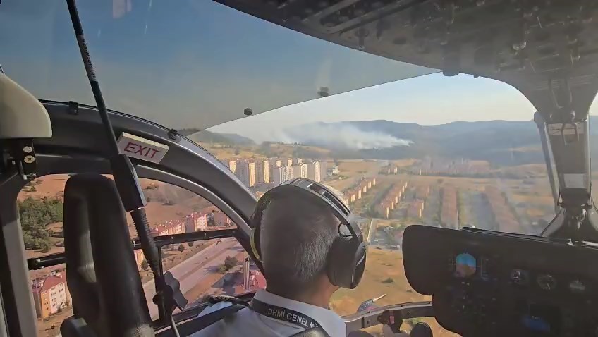 Bakan Uraloğlu, Helikopterle Yangın Sahasını Havadan Gözlemledi! (1)-1