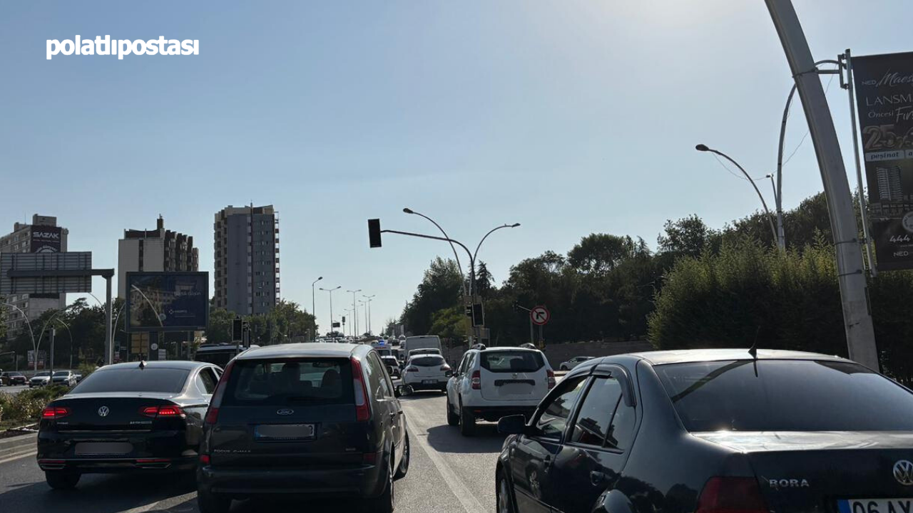 Çalışmayan Işıklar, Trafiği Felç Etti! (1)