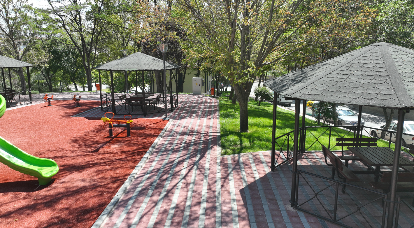 Etimesgut’ta Yıpranan Park, Baştan Sona Yenilendi  (2)