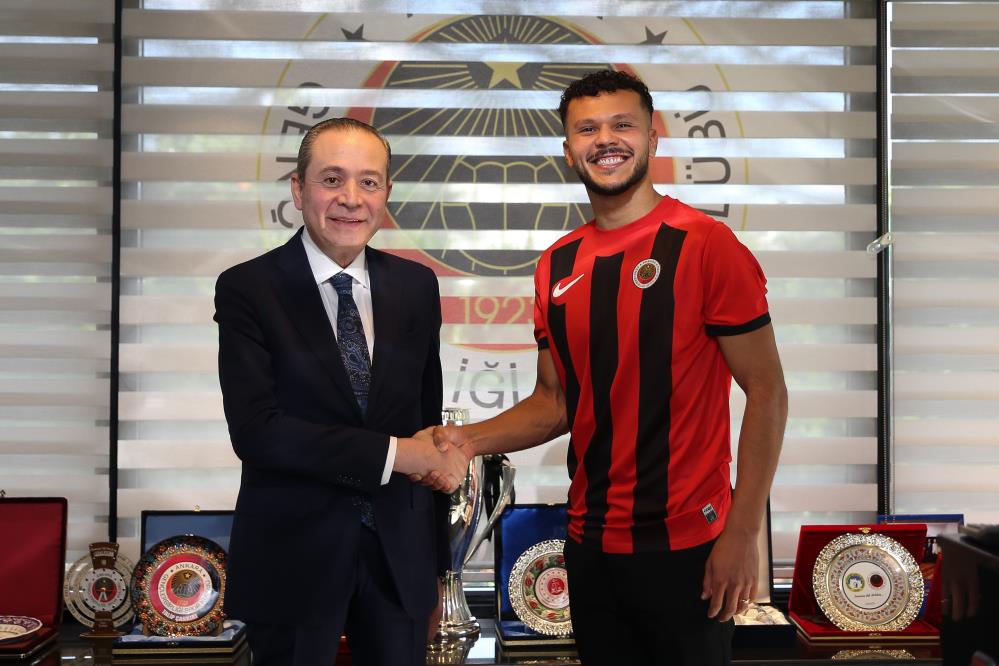 Gençlerbirliği, Brezilyalı Defans Oyuncusunu Transfer Etti! (2)