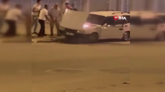 Keçiören'de, Park Halindeki Otomobil Alevlere Teslim Oldu! (1)