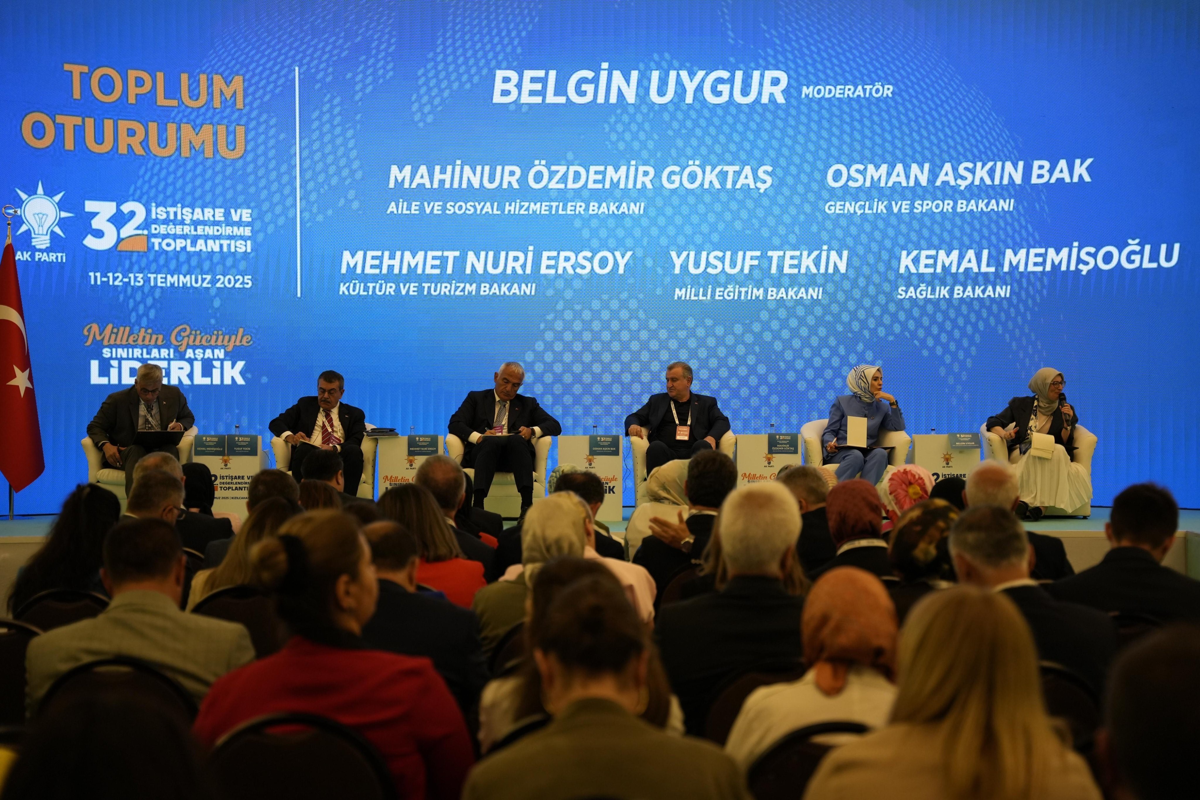 Kızılcahamam Kampında Bakanlar Ve Ak Partili Vekiller Bir Araya Geldi!  (3)