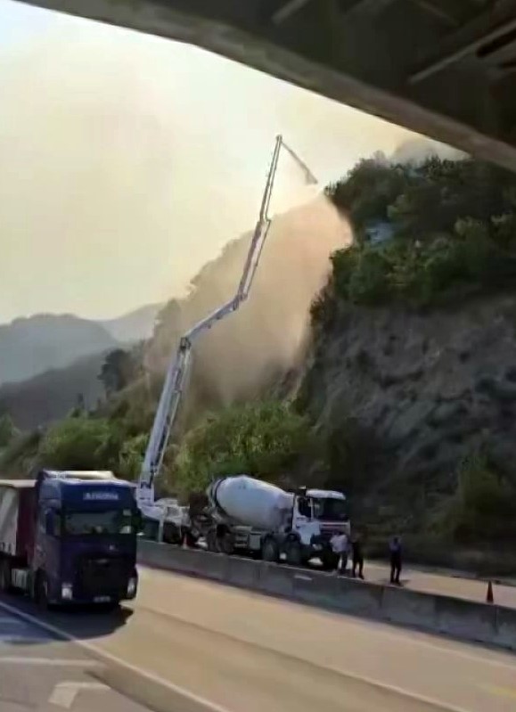 Orman Yangınına Toma Ve Beton Mikseriyle Müdahale (2)