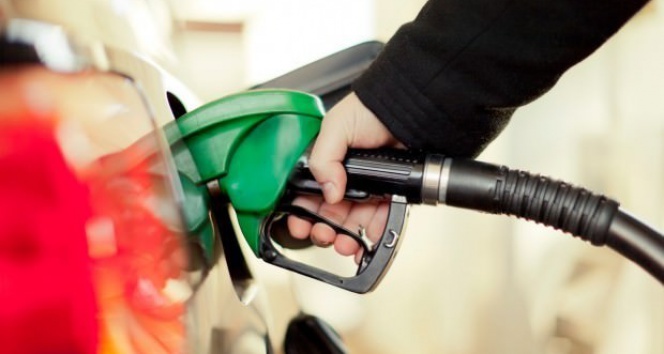 Petrol Fiyatları Savaş Öncesi Seviyeye Geriledi! (2)