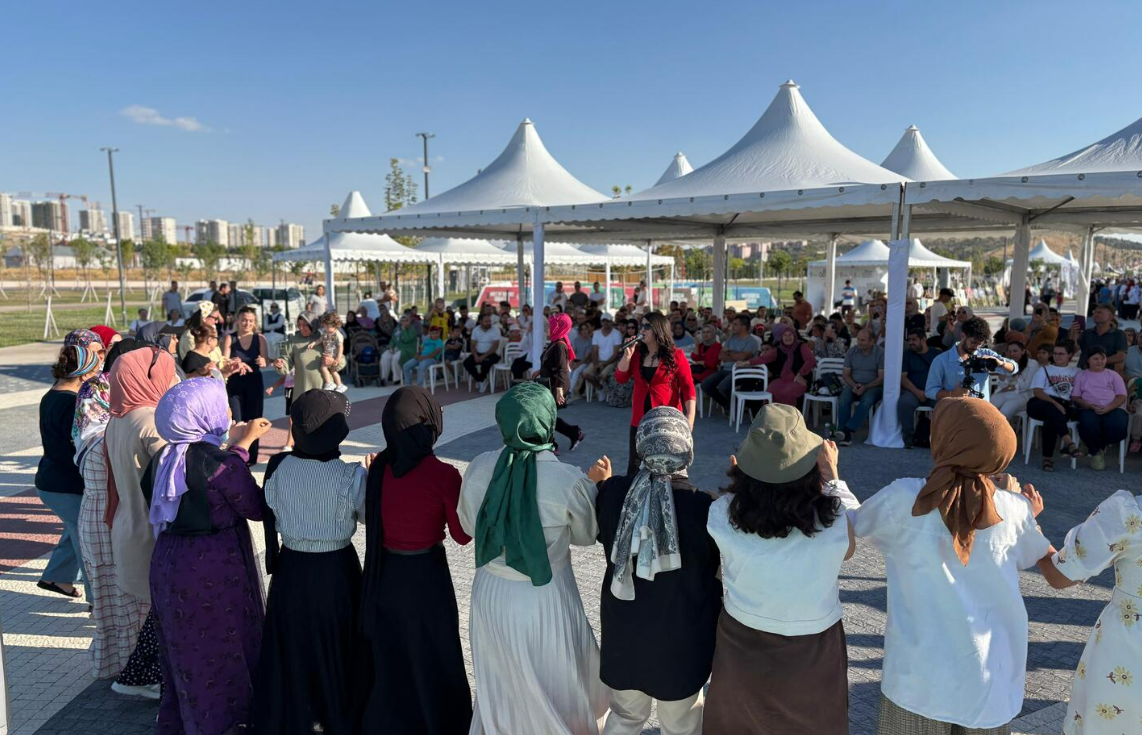 Sincan Gastro Fest’in Ikinci Gününde Lezzet Ve Eğlence Bir Aradaydı  (3)