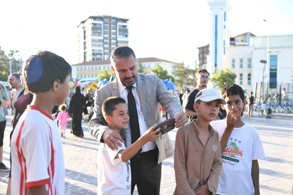 Vpursaklar'da Mahalle Mahalle Şenlik Coşkusu  (1)