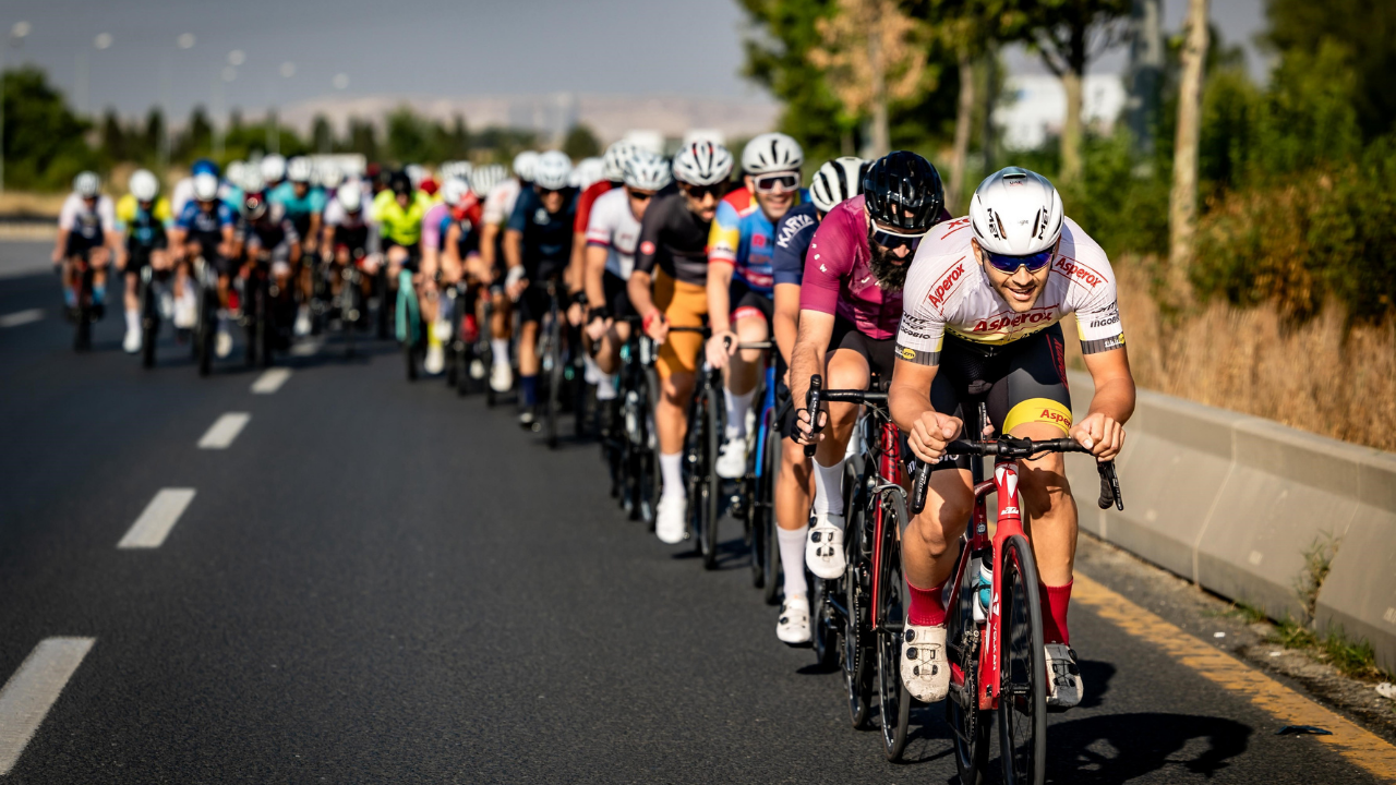Başkent’te Gran Fondo Yarışı Renkli Görüntülere Sahne Oldu (1)