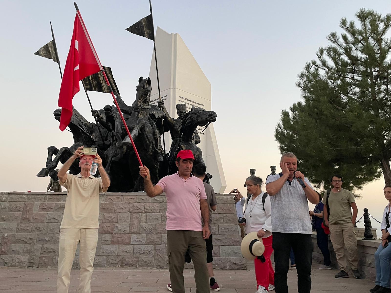 Duatepe Anıtı Dua