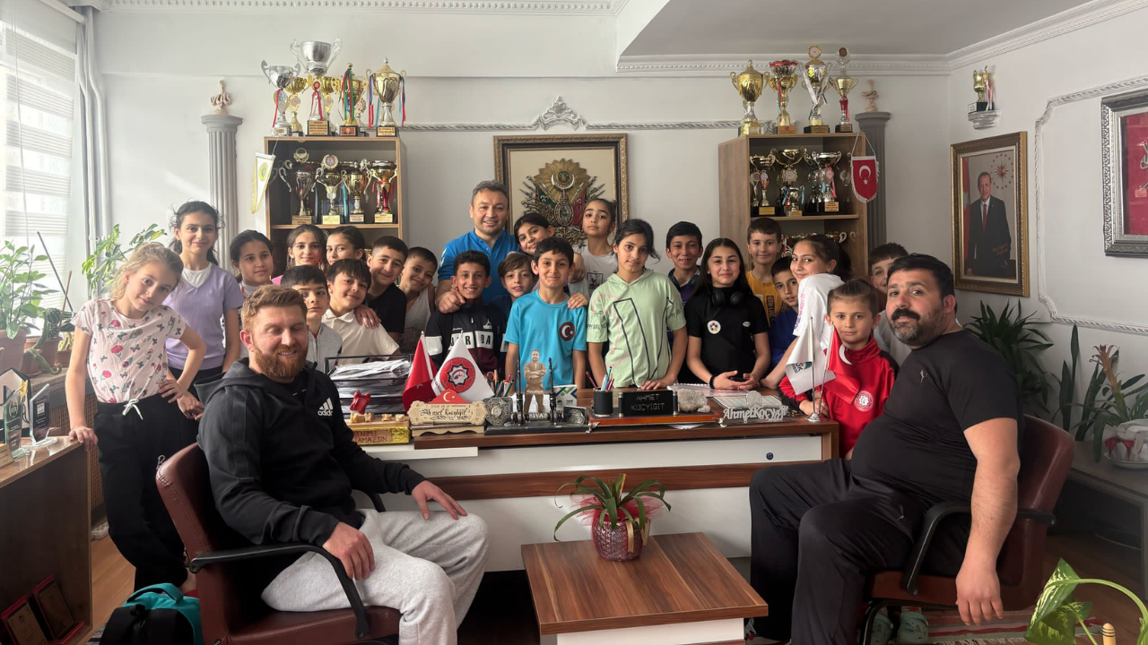 Engelleri Aştılar, Tarih Yazdılar! Eğitmeni Milli Judocu Ahmet Ünal’ın Hikâyesini Anlattı (1)