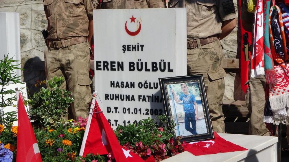 Eren Bülbül 8 3