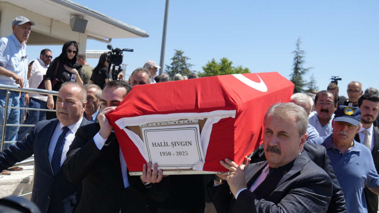 Eski Sağlık Bakanı Halil Şıvgın Ankara’da Son Yolculuğuna Uğurlandı (1)
