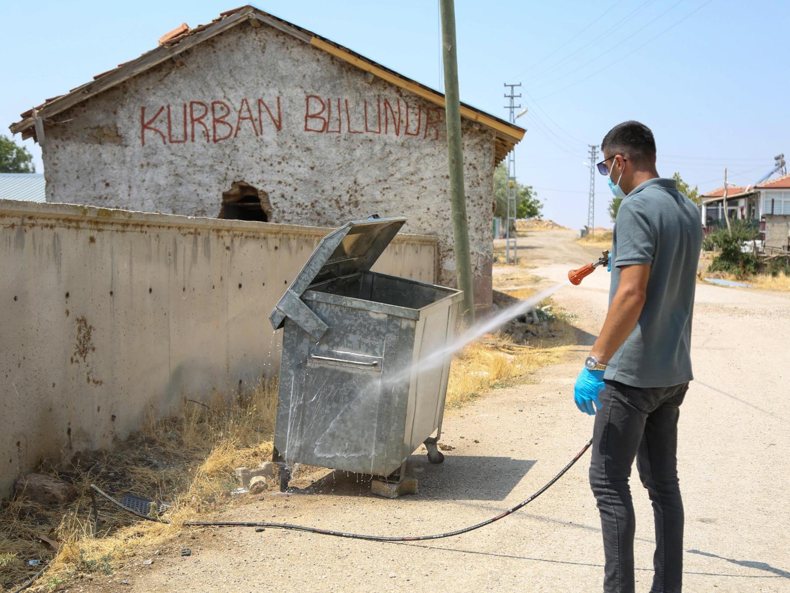 Etimesgut’ta Ilaçlama Seferberliği Vektör Ve Haşerelerle Mücadele Ediliyor! (2)