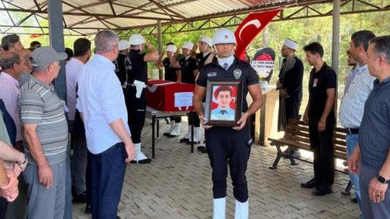 Genç Polis Kansere Yenik Düştü! Meslektaşları Gözyaşlarıyla Uğurladı