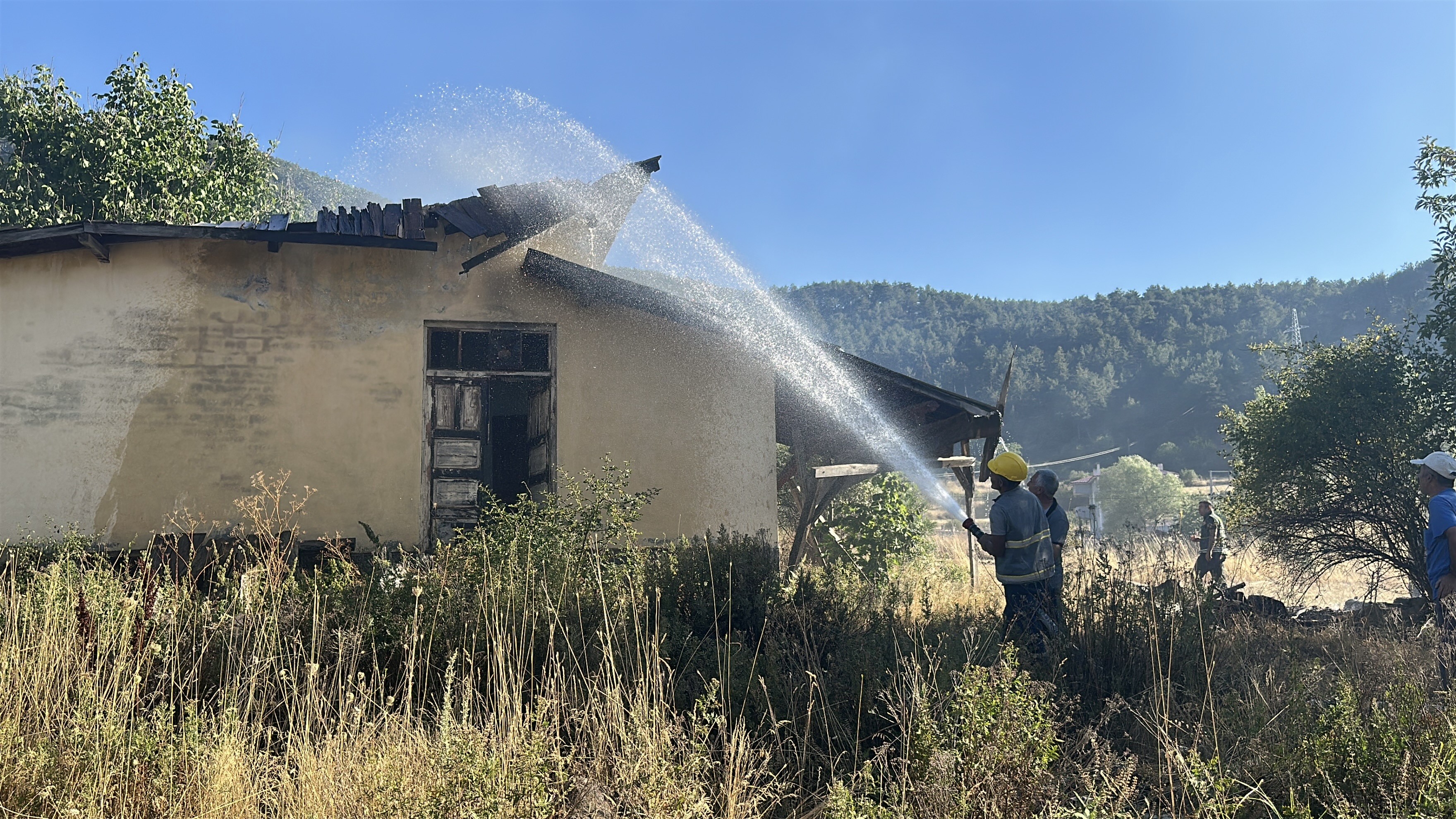 Kastamonu’da Korkutan Yangın 30 Dönüm Arazi Kül Oldu! (2)