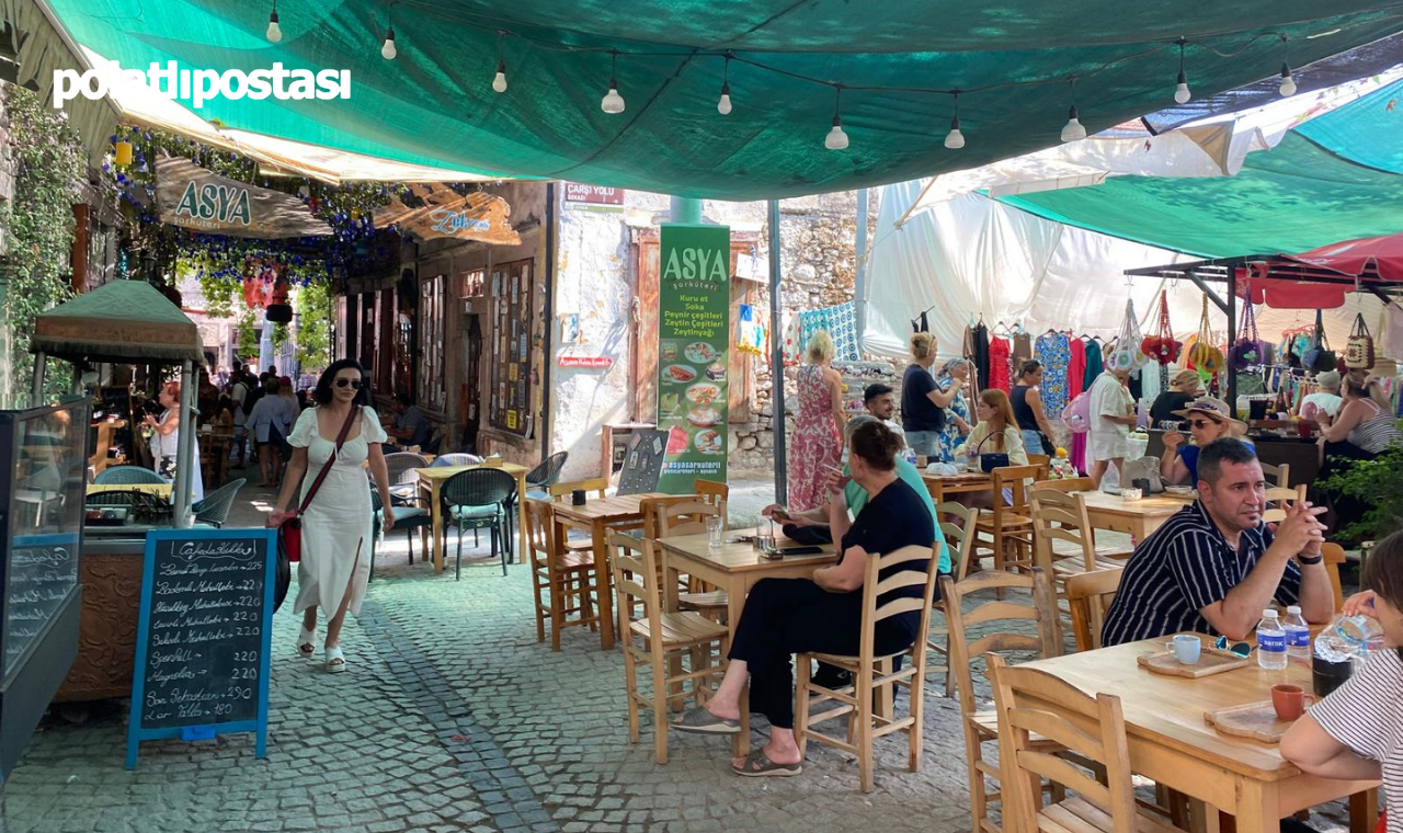 Küçükköy’de Turist Yoğunluğu Sürüyor1