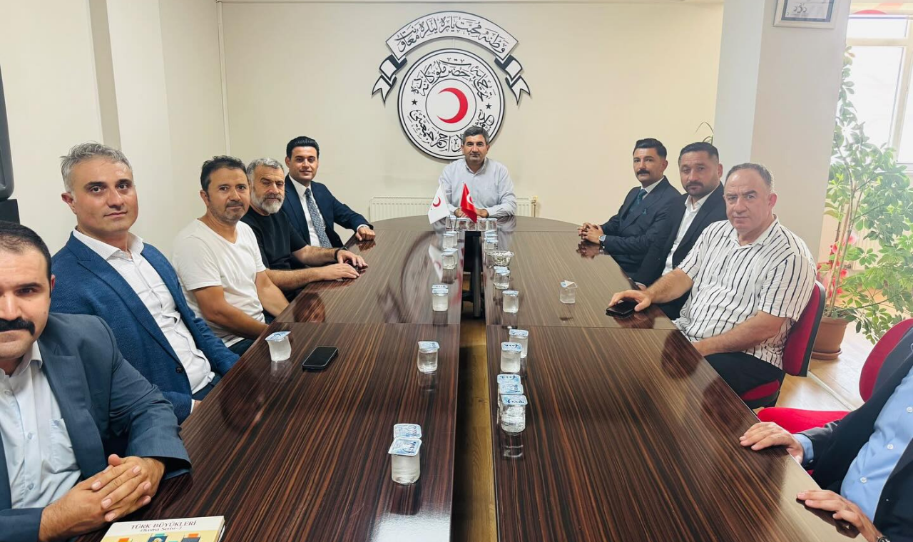 Levent Çağlancı Ve Enes Işık’tan Kızılay Polatlı Şubesine Ziyaret1