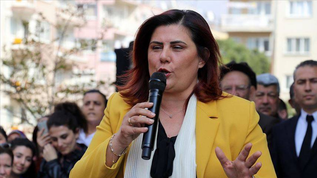 Özlem Çerçioğlu resmen AK Parti'de! O iddia dikkat çekti