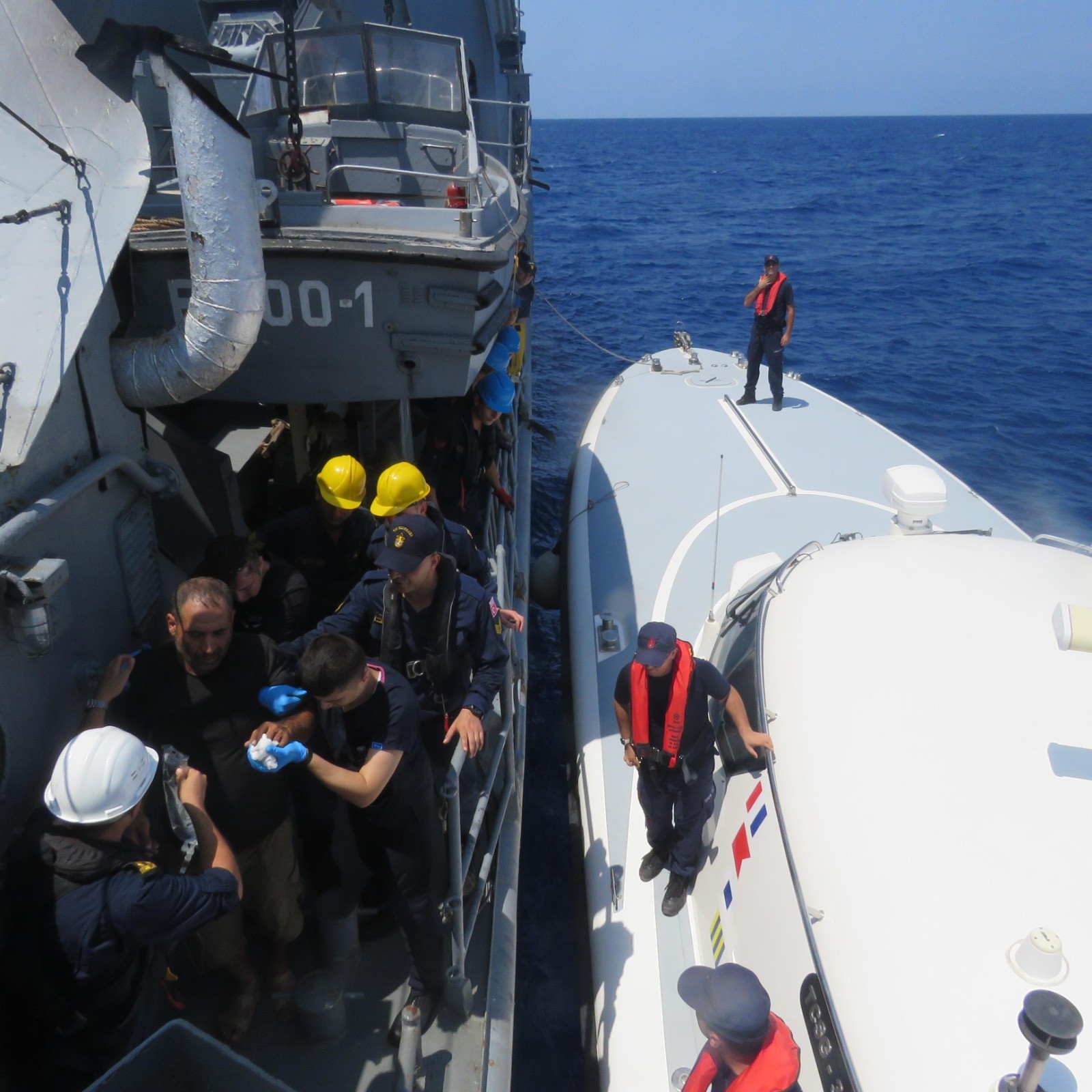 Tcg Bozcaada'dan Yardım Çağrısına Anında Müdahale (1)