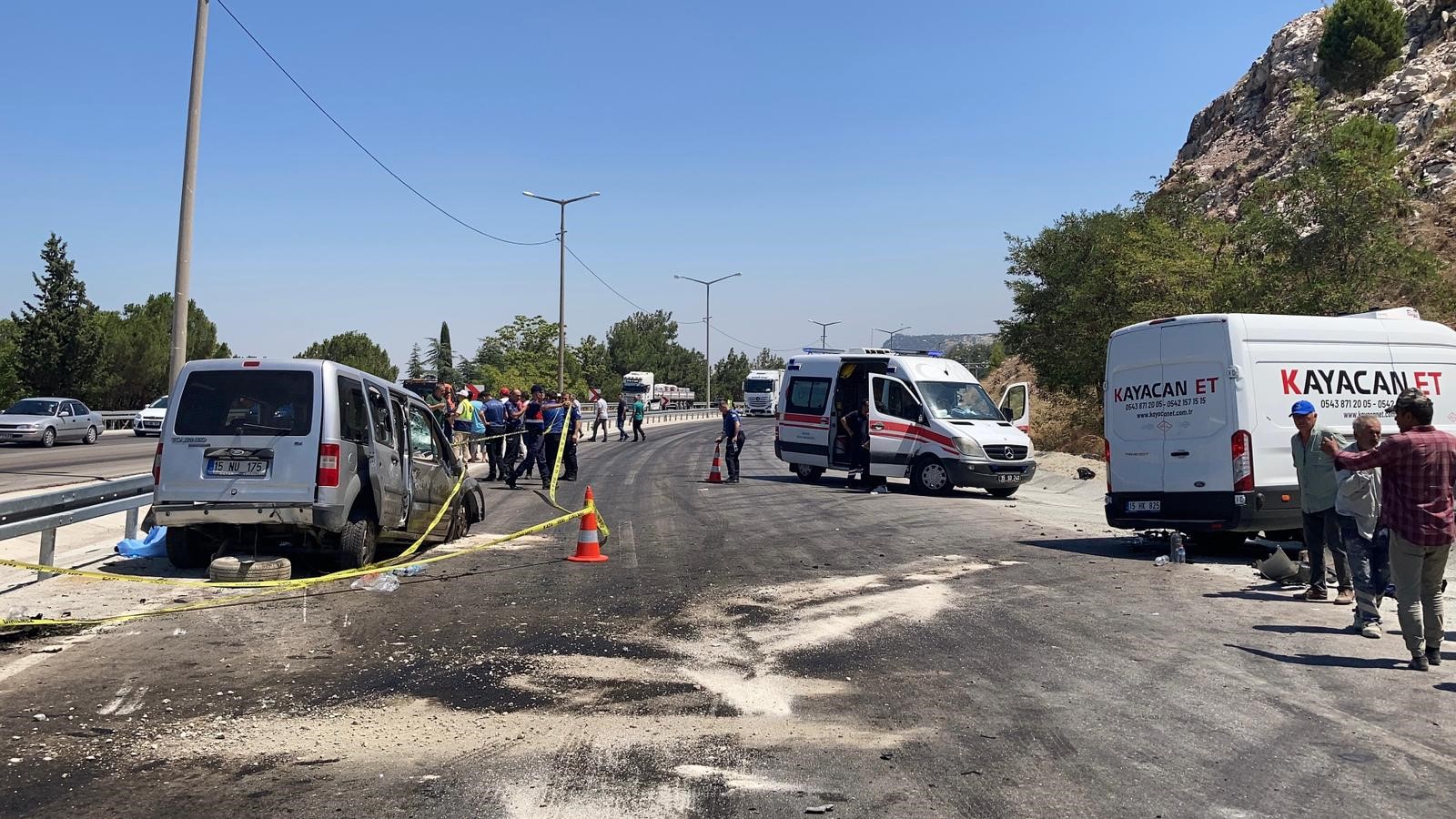 Yol Çalışması Can Aldı Araçlar Kafa Kafaya Çarpıştı! (2)