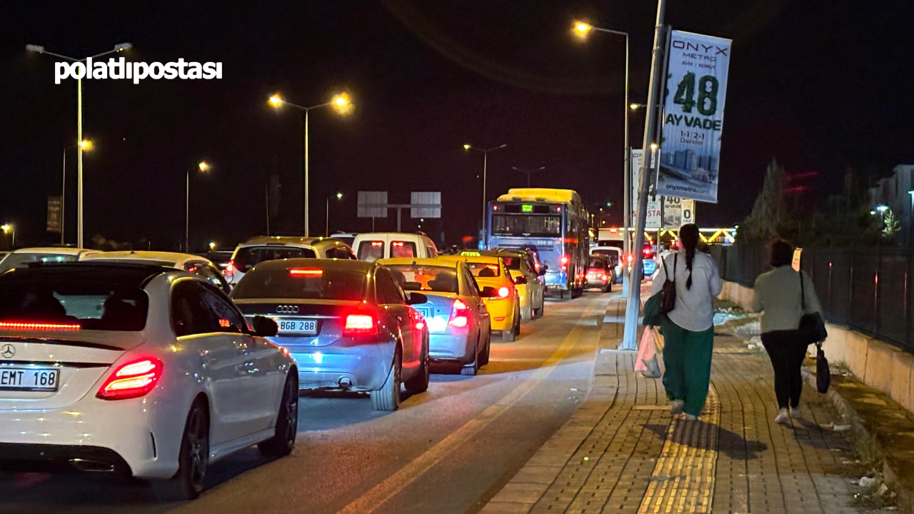 Abb’nin Köprülü Kavşak Çalışması Yenikent Trafiğini Felç Etti! (2)