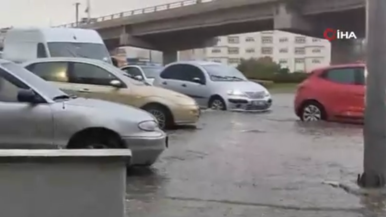 Ankara’da Şiddetli Yağış, Sürücülere Zor Anlar Yaşattı (1)