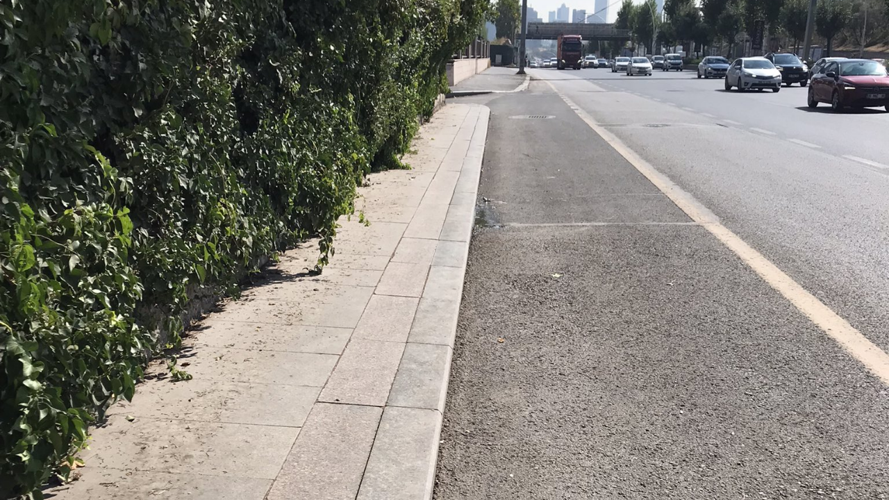Ankara'da Tepki Çeken Kaldırım! (1)