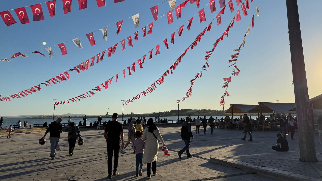 Ankaralılar Sonbaharın Keyfini Mogan'da Çıkardı (1)