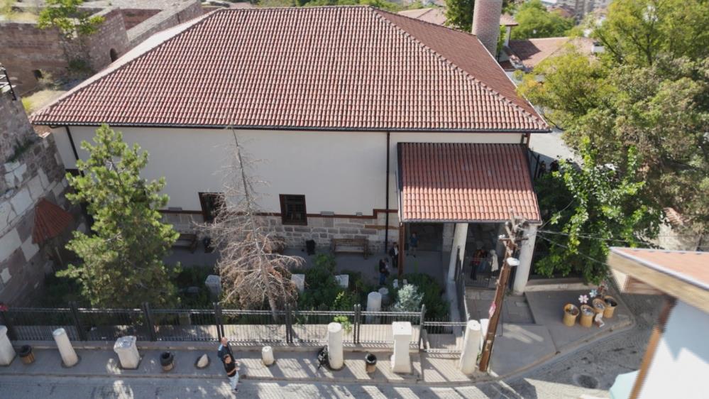 Ankara’nın Ilk Fetih Camisi Sultan Alaaddin Camii Tarihe Işık Tutuyor (3)