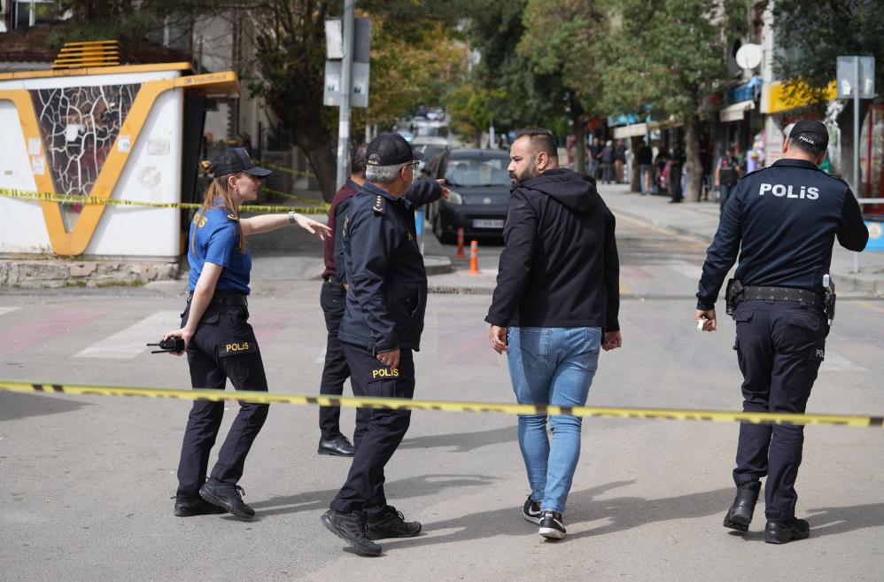 Atm Önünde Şüpheli Çanta Paniği! (3)