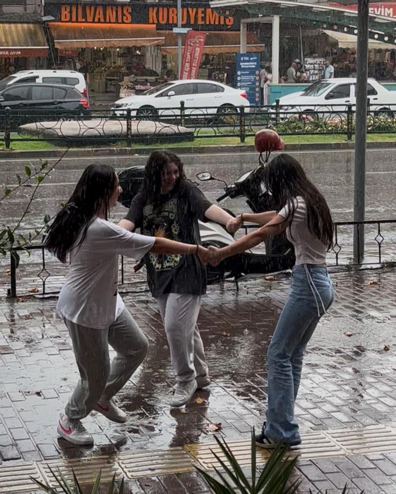 Bursa’da, Sağanak Yağış Sevinci (3)