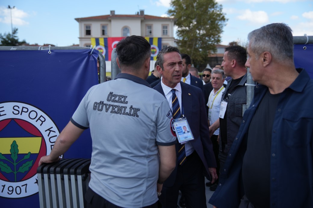 Fenerbahçe'nin Toplam Borcu Açıklandı! (1)