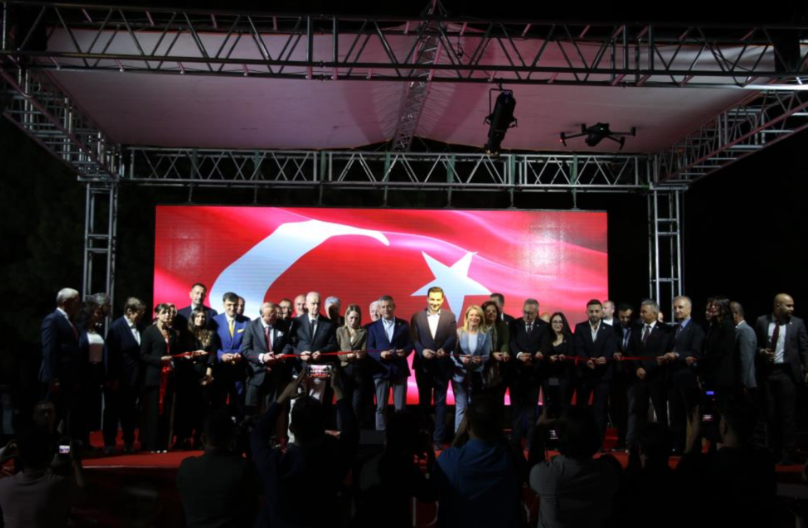 Ferdi̇ Zeyrek Salonu