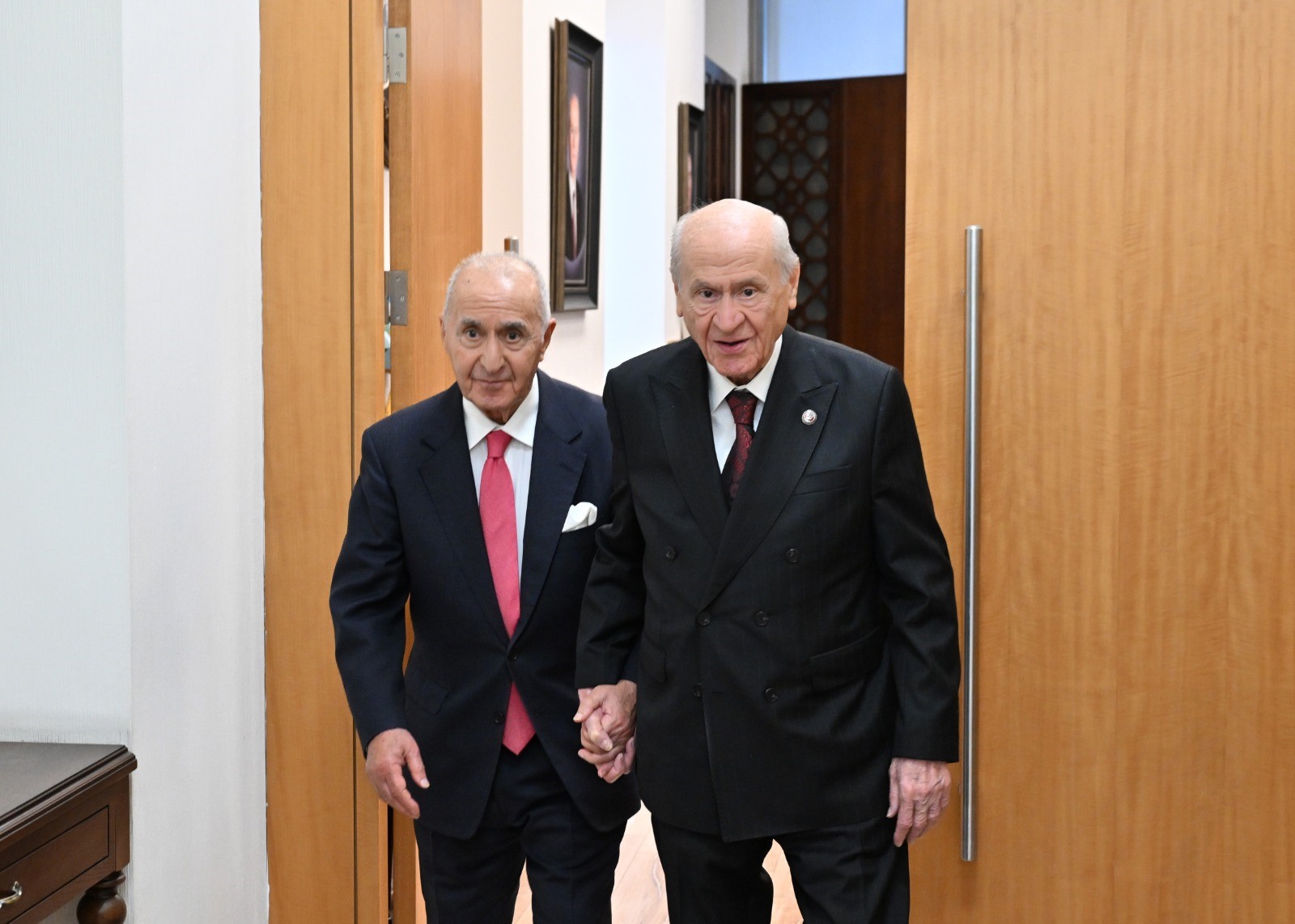 Hi̇kmet Çeti̇n