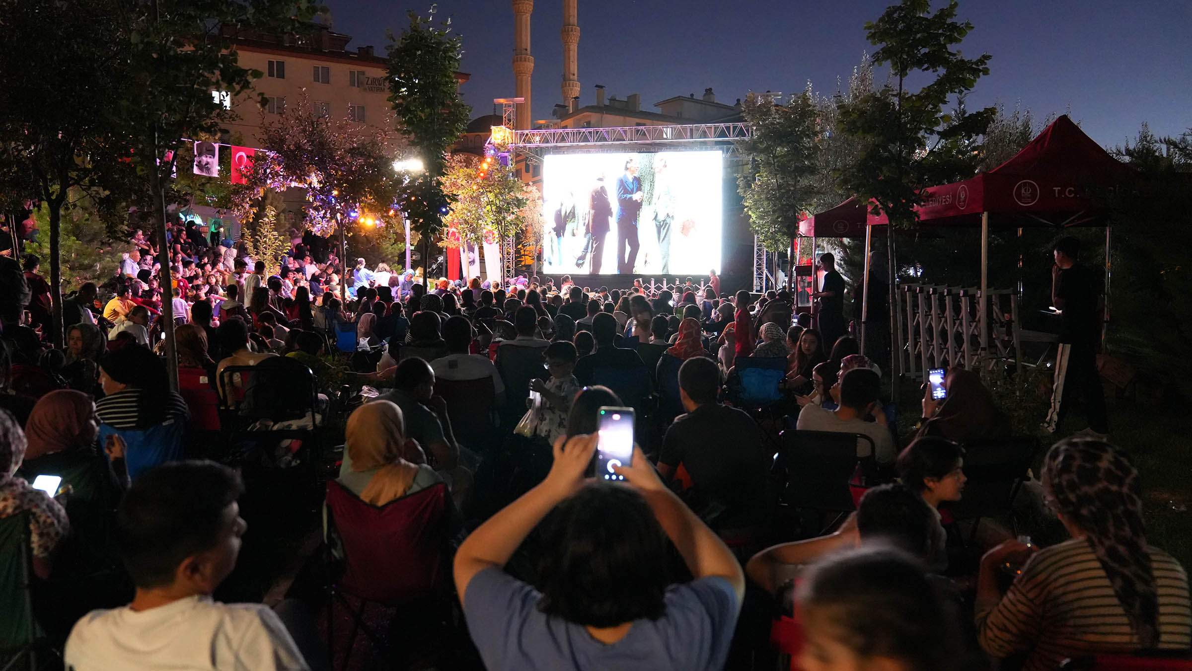Keçiören’de, Açık Havada Nostalji Gecesi (1)