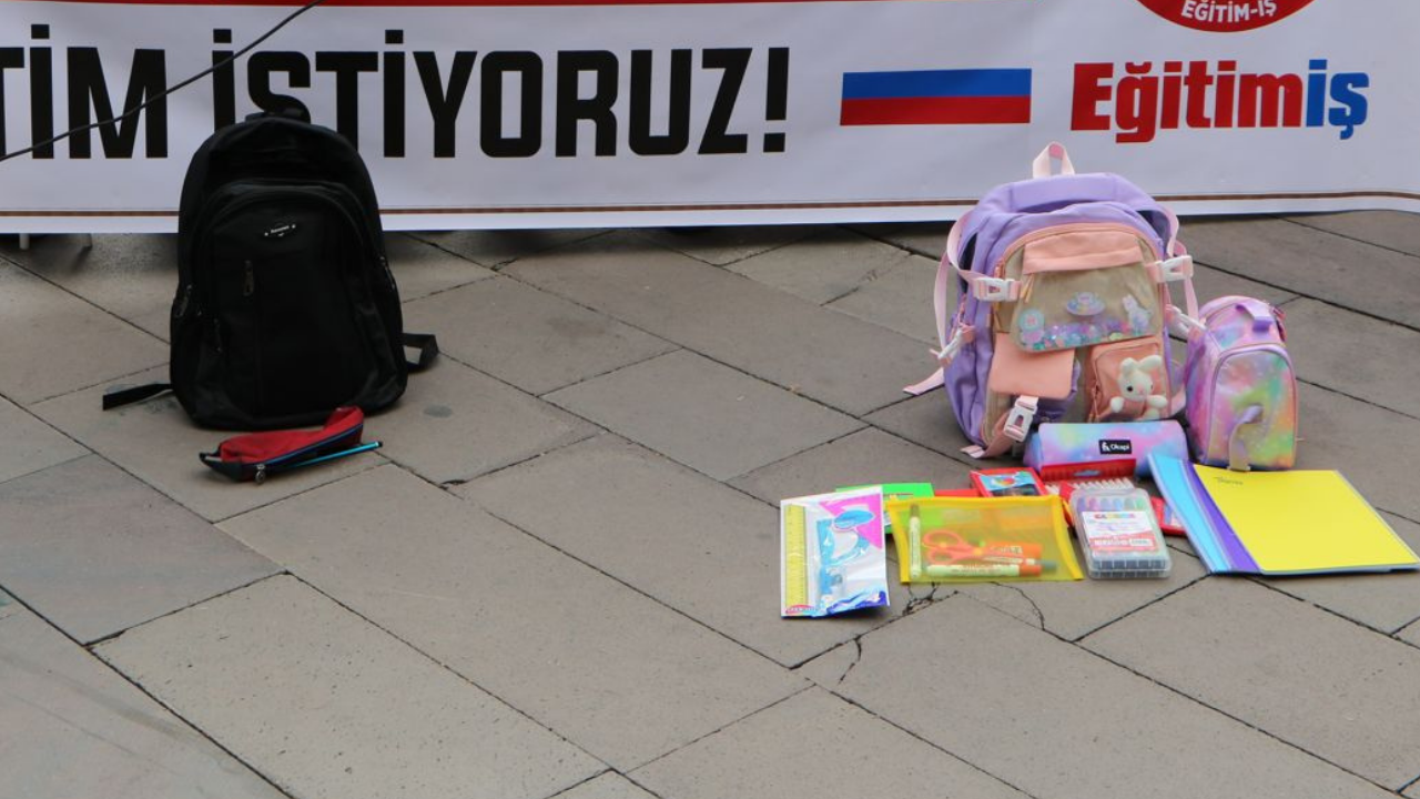 Meb'in Önünde, Eğitime Başlama Maliyetleri Protesto Edildi (2)