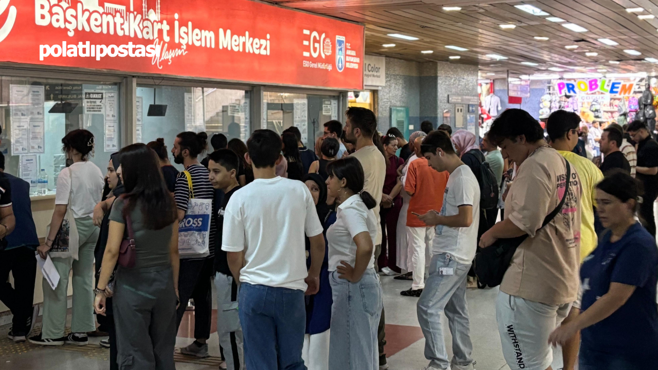 Öğrenciler 'Başkentkart' Gişelerine Akın Etti (2)