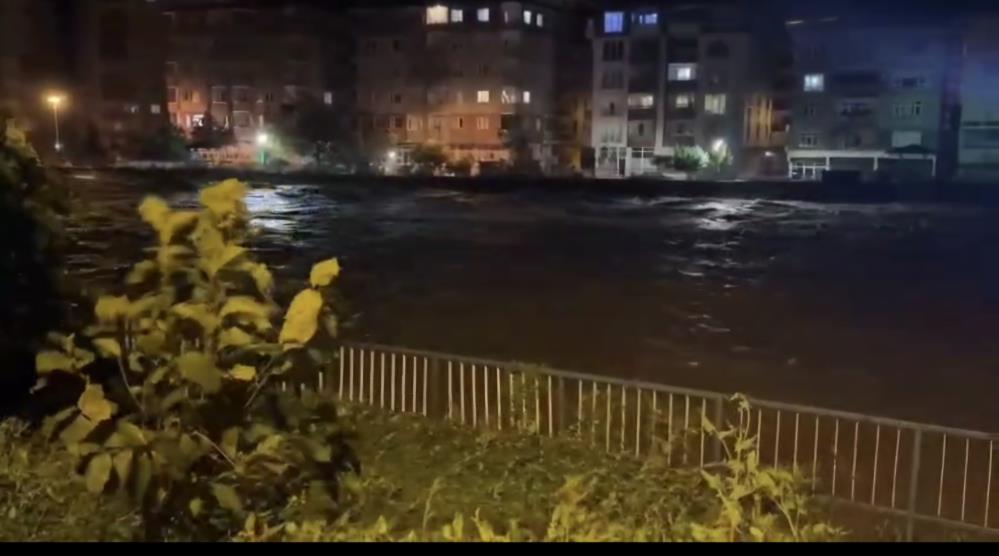 Sağanak Yağış, Sel Ve Su Baskınlarına Neden Oldu! (3)
