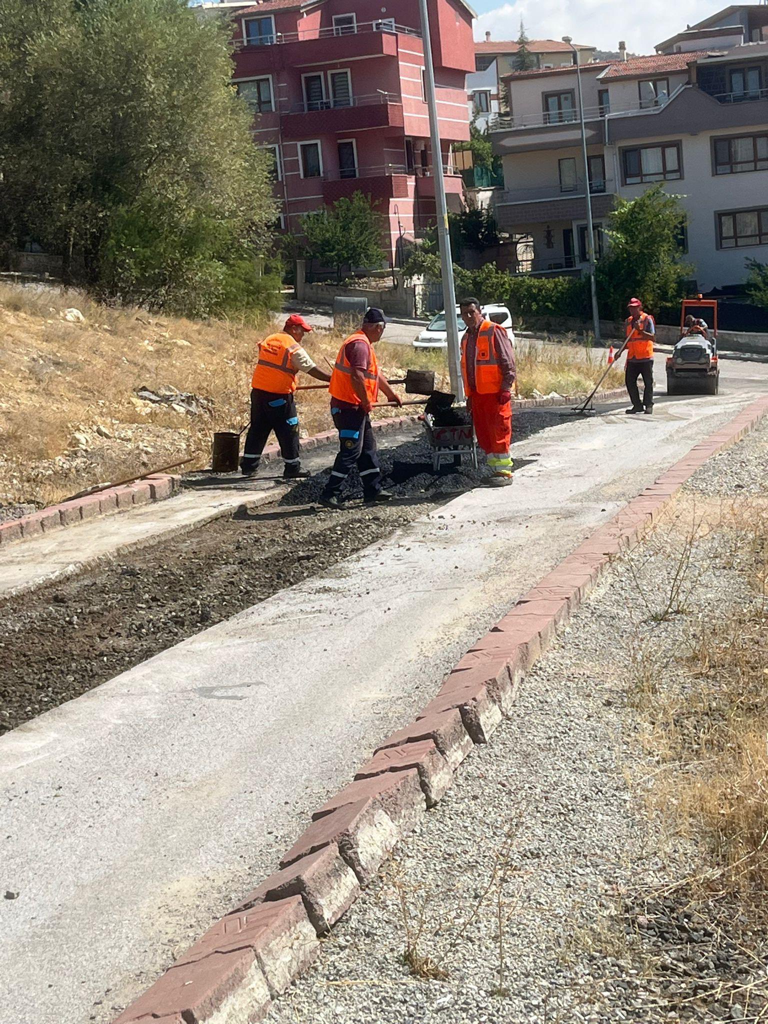 Yenimahalle’de, Asfalt Çalışmaları Tüm Hızıyla Sürüyor (2)