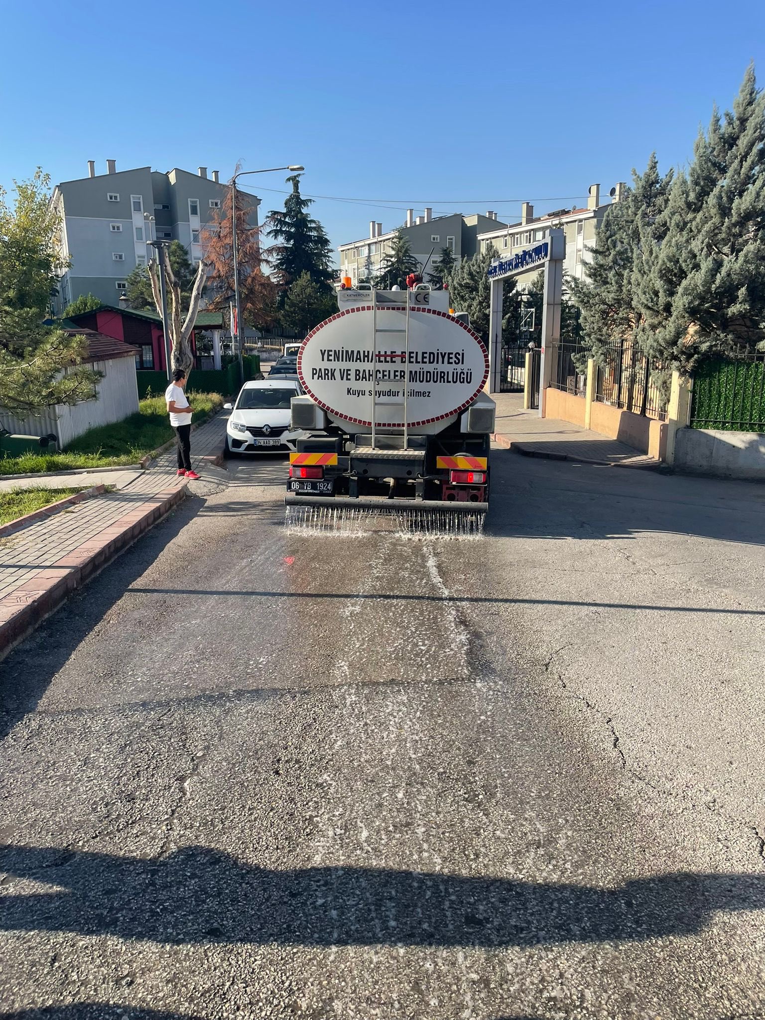 Yenimahalle’de Temizlik Çalışmaları Aralıksız Sürüyor (3)