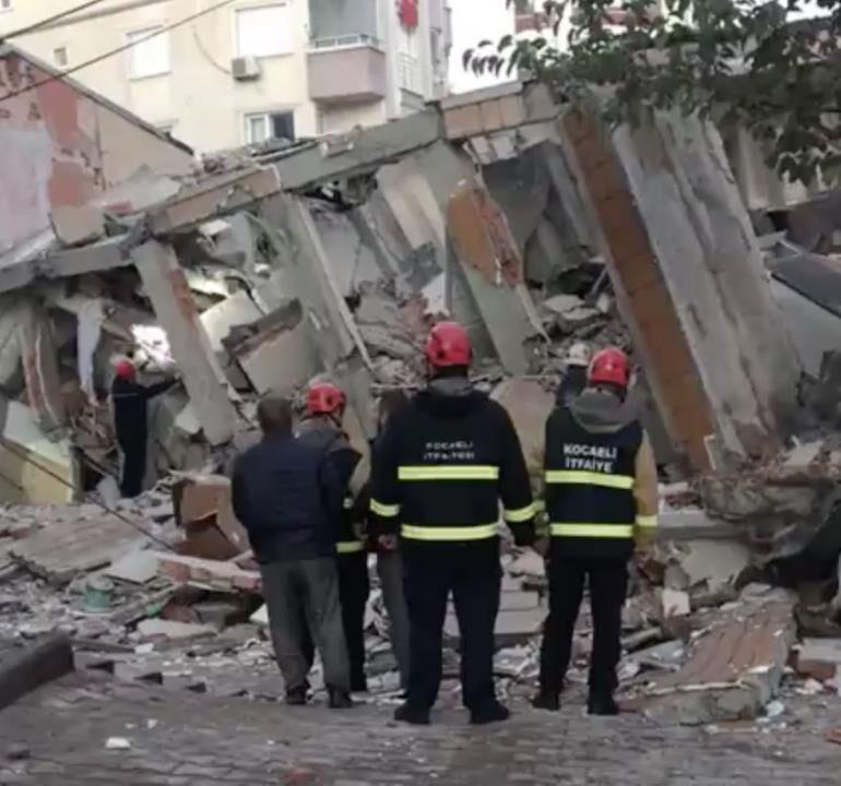 6 Katlı Bina Çöktü! Arama Kurtarma Çalışmaları Başladı (2)